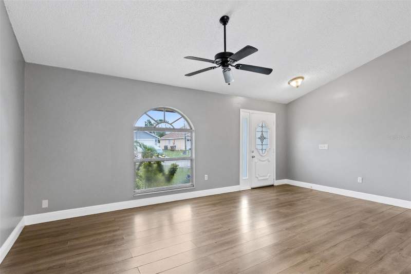 3 bedroom Single Family Residence at 1025 Derbyshire Drive, Poinciana Village 2 Nbhd 1, Kissimmee — photo 3
