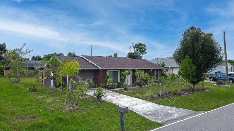 3 bedroom Single Family Residence at 2678 Rock Creek Drive, Port Charlotte Sec 023, Port Charlotte — photo 2