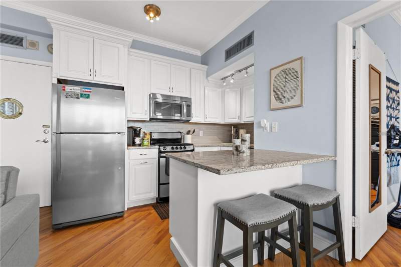 1 bedroom Condominium at 2109 Bayshore Boulevard #303, 4UI | Bayshore Royal Condominium, Tampa — photo 4