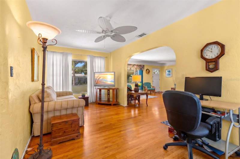 2 bedroom Single Family Residence at 4559 N YARDLEY AVENUE, LESLEE HEIGHTS SUB SEC 2, ST PETERSBURG — photo 4
