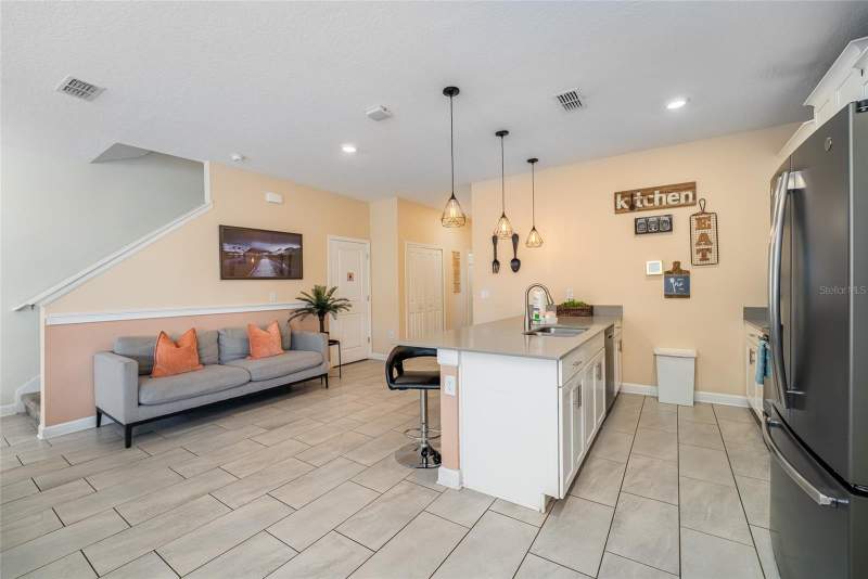 5 bedroom Townhouse at 4800 Memories Lane, Storey Lake Ph 3, Kissimmee — photo 5
