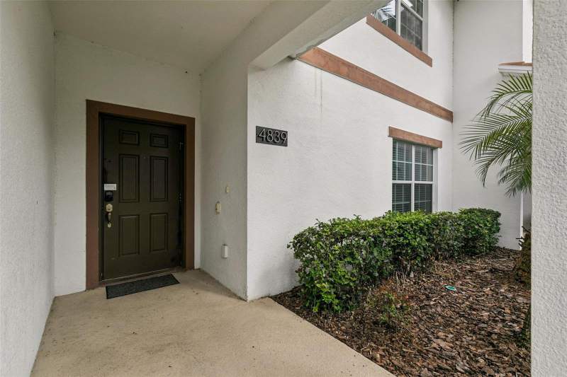 4 bedroom Townhouse at 4839 Clock Tower Drive, Storey Lake, Kissimmee — photo 2