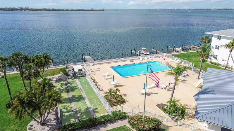 2 bedroom Condominium at 769 John Ringling Boulevard #2, Sarasota Harbor East, Sarasota — photo 3