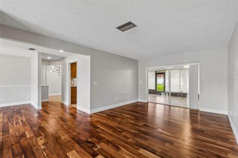 9237 Pebble Creek Drive, Tampa FL - photo 14 of 50