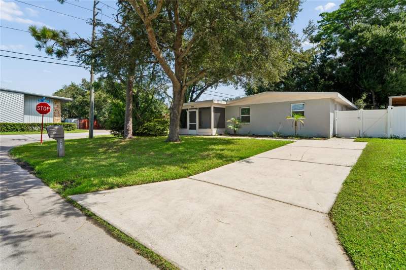 3 bedroom Single Family Residence at 8975 69th Street, Jan-Cory Sub, Pinellas Park — photo 2