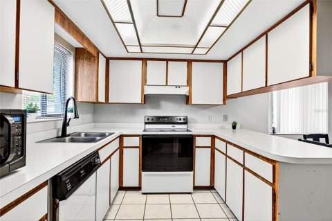 2945 SW 32nd Avenue #D6, Ocala FL - photo 6 of 6