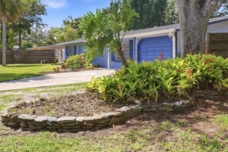 4 bedroom Single Family Residence at 2000 Craft Lane, Arlington Park, Sarasota — photo 2