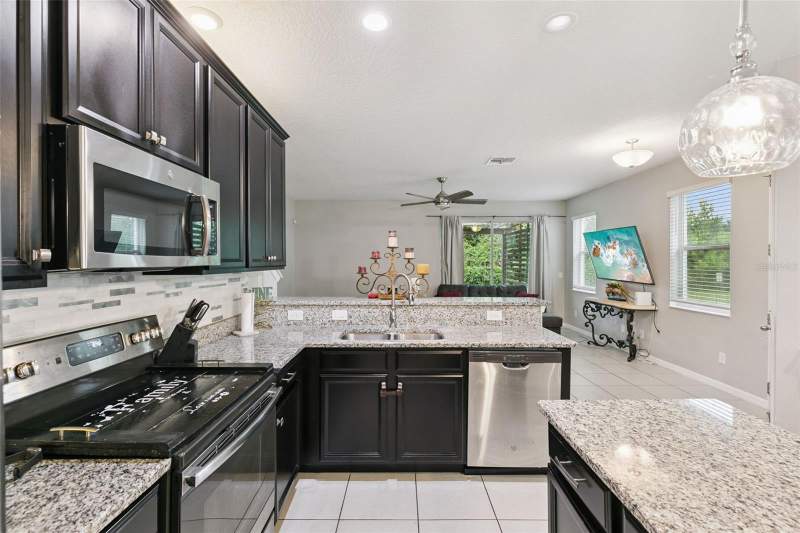 4 bedroom Townhouse at 6803 Tussilago Way, Goldenrod Reserve, Orlando — photo 4