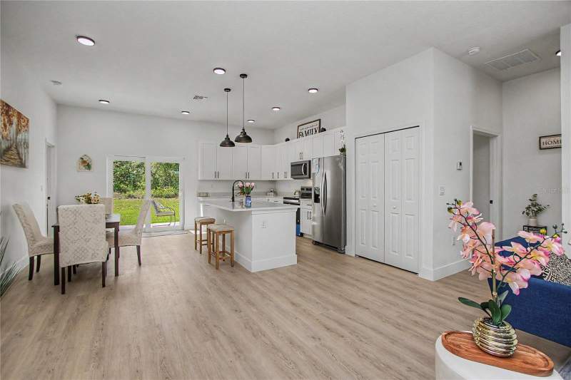 4 bedroom Single Family Residence at 2523 SW 153rd Place Road, Marion Oaks 03, Ocala — photo 4