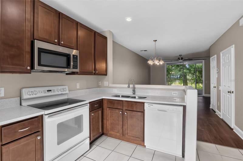 2 bedroom Townhouse at 866 Vineland Place, Chase Twnhms, Lake Mary — photo 4
