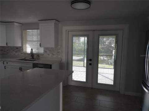 8822 Rocky Creek Drive, Tampa FL - photo 12 of 36