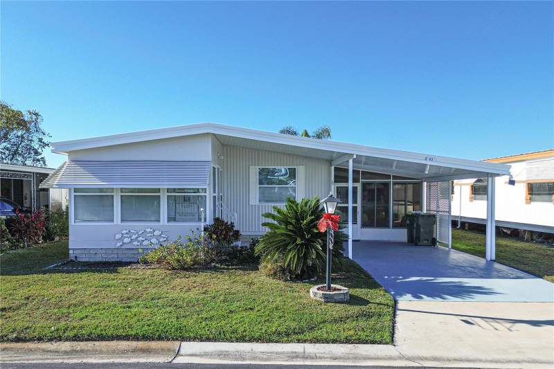 Clermont Emerald Lakes Co-Op
