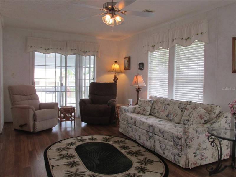 3 bedroom Manufactured Home at 5 Queen Of Waters Street, Saddlebag Lake, Lake Wales — photo 2