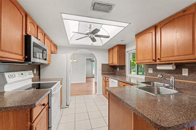 3 bedroom Single Family Residence at 23174 Hemenway Avenue, Port Charlotte Sec 020, Port Charlotte — photo 3