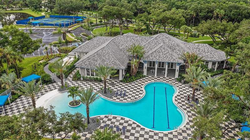 3 bedroom Single Family Residence at 21201 Wacissa Drive, Grand Palm Ph 2A(B) & 2A(C), Venice — photo 2