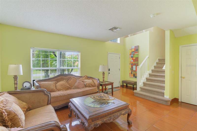 4 bedroom Single Family Residence at 1139 Cambourne Drive, Poinciana Village 2 Nbhd 1, Kissimmee — photo 4