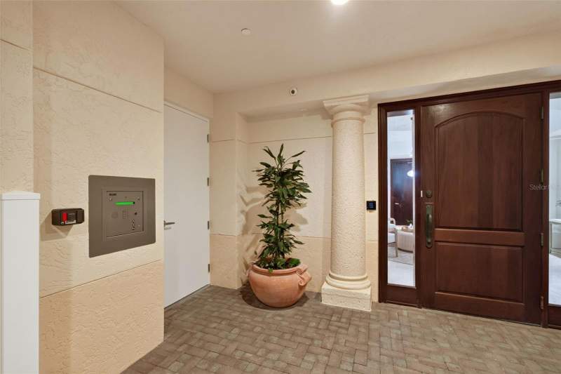 3 bedroom Condominium at 2151 Gulf Of Mexico Drive #4, Provence, Longboat Key — photo 4