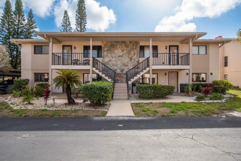 9910 EAGLES POINT CIRCLE #3 home for sale in Eagles Point Condo