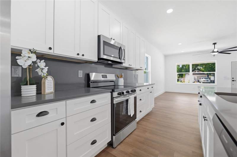 3 bedroom Single Family Residence at 5111 68th Street, Baynard Lee Jr 2, St Petersburg — photo 4