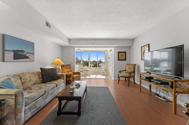 2 bedroom Condominium at 1868 Shore Drive #208, Shore Towers Bldg, South Pasadena — photo 2