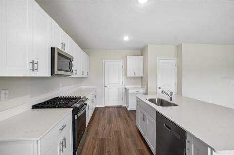 36564 Sagemoor Drive, Zephyrhills FL - photo 13 of 42