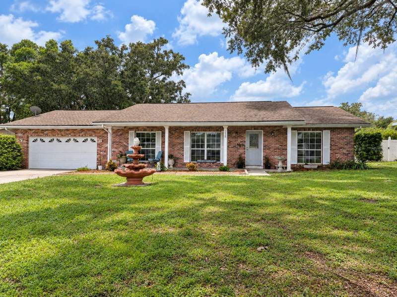 4 bedroom Single Family Residence at 5838 Gibson Shores Drive, Lake Grove Estates, Lakeland — photo 2