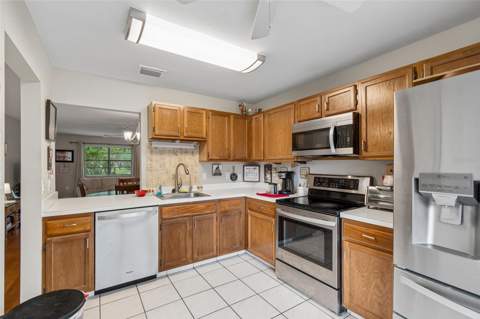2903 Fig Court, Palm Harbor FL - photo 12 of 53