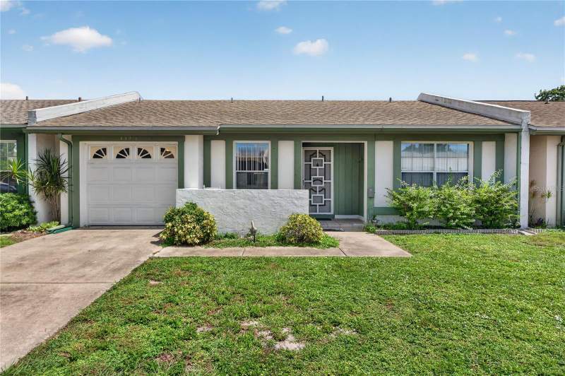 2 bedroom Townhouse at 4103 41st Street, Townhouses Of Lakeside South, Bradenton — photo 2