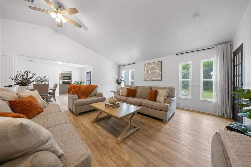 4 bedroom Single Family Residence at 14871 SE 41st Court, Belleview Ranches, Summerfield — photo 4