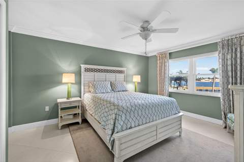 5130 Brittany Drive #201, St Petersburg FL - photo 18 of 37