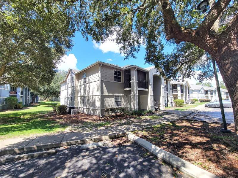 1 bedroom Condominium at 3705 SW 27th Street #811, Windsor Park At Gainesvil, Gainesville — photo 2