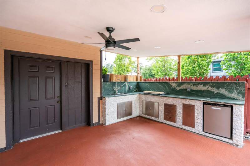 3 bedroom Single Family Residence at 9241 N 52nd Street, Shaver Weisser Homes Subdivisi, Tampa — photo 4