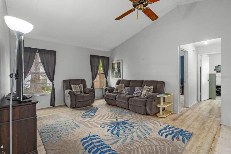 3 bedroom Single Family Residence at 14058 Sullivan Street, Spring Hill, Spring Hill — photo 4