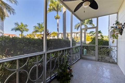 1036 North Shore Drive #1, St Petersburg FL - photo 21 of 38