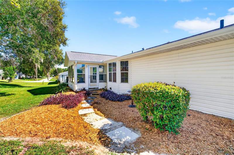 2 bedroom Single Family Residence at 8170 SW 117th Loop, Oak Run Woodside, Ocala — photo 2