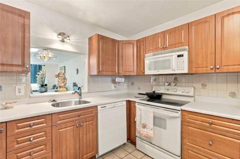 820 Oak Drive #820, Bradenton FL - photo 13 of 36