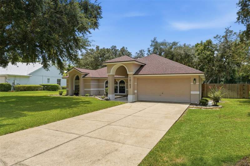 3 bedroom Single Family Residence at 10102 Silver Bluff Drive, Silver Lake Forest, Leesburg — photo 3