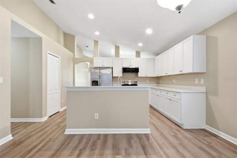 15733 Bay Vista Drive, Clermont FL - photo 13 of 37