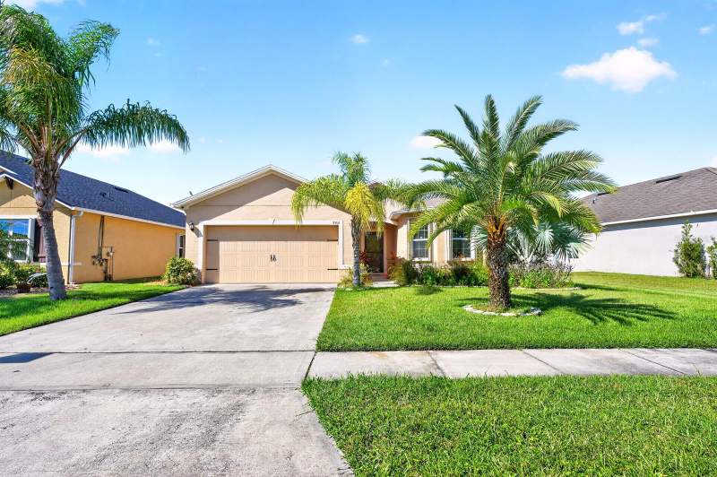 3 bedroom Single Family Residence at 5304 Bear Corn Run, Hawks Preserve/Port Orange Pla, Port Orange — photo 4