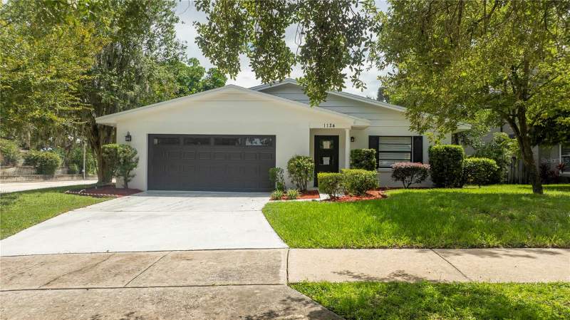 3 bedroom Single Family Residence at 1124 Munster Street, Lake Oaks, Orlando — photo 2