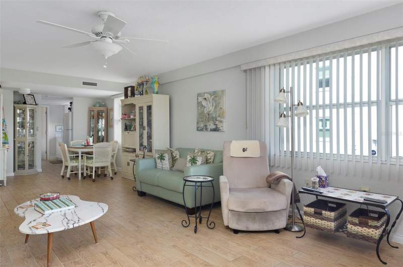2 bedroom Condominium at 1950 59th Avenue #119, Town Apts Condo, St Petersburg — photo 4