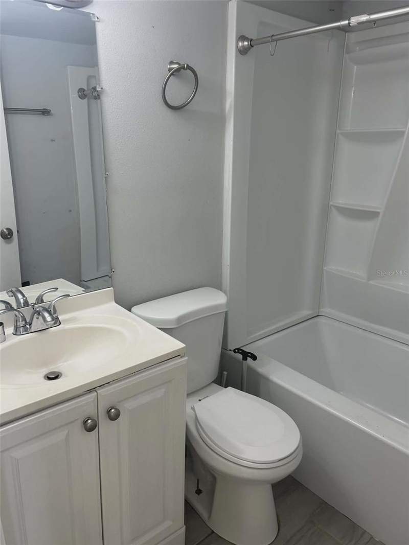1 bedroom Manufactured Home at 1106 50th Avenue Drive, Pic-Town, Bradenton — photo 5