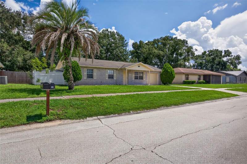 2 bedroom Single Family Residence at 709 Hemlock Lane, Pinesthe, Lakeland — photo 4