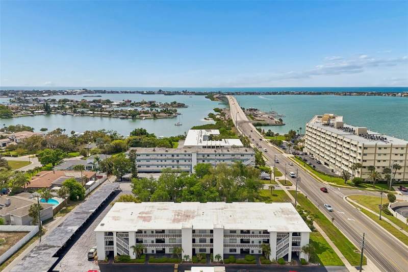 2 bedroom Condominium at 2944 W Bay Drive #106, East House-West House Condo, Belleair Bluffs — photo 2