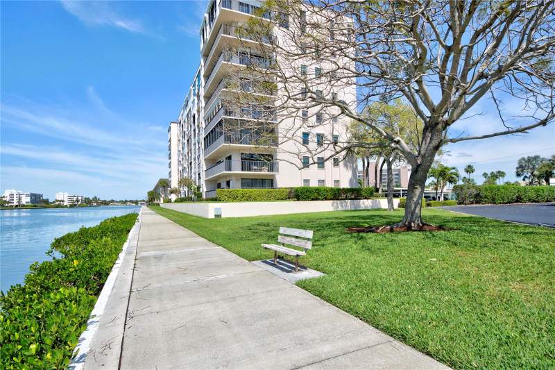 3 bedroom Condominium at 7600 Sun Island Drive #804, Bay Island Group 14, South Pasadena — photo 3
