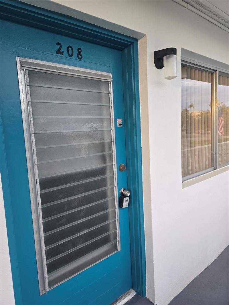 1 bedroom Condominium at 8220 112th Street #208, Seminole Garden Apts Co-Op, Seminole — photo 2