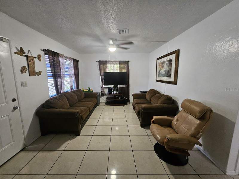 4 bedroom Single Family Residence at 3902 Castell Drive, West Riverside Acres Rep, Orlando — photo 4