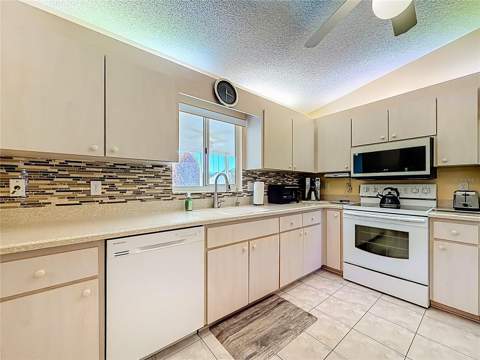 9826 SE 178th Lane, Summerfield FL - photo 6 of 6