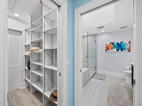 2352 Harbour Oaks Drive, Longboat Key FL - photo 22 of 59