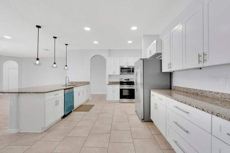 4 bedroom Single Family Residence at 1086 Rock Creek Street, Rock Spgs Rdg Ph Vii-A, Apopka — photo 3